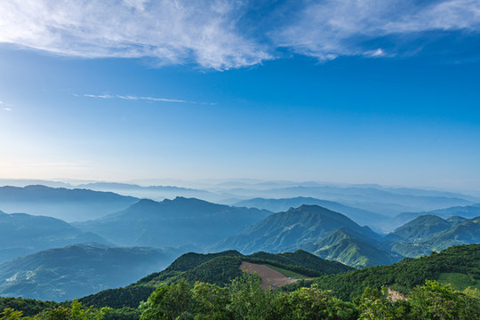 山巒