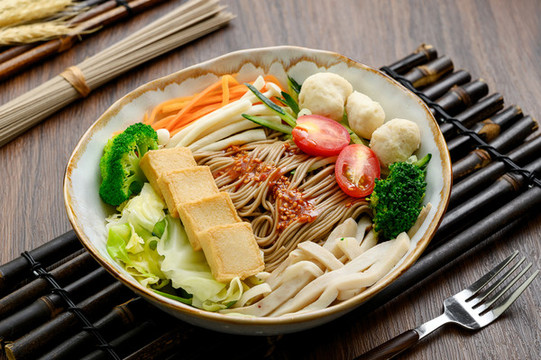 蕎麥魚丸面