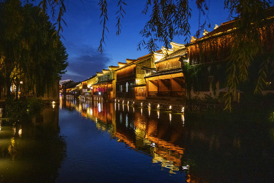 夜色南潯