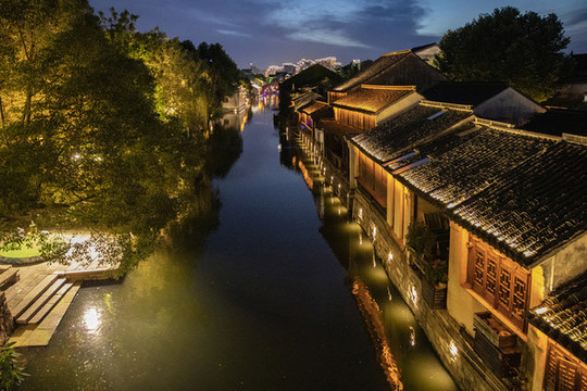 夜色南潯