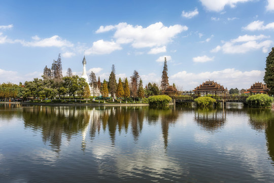 戶外園林湖泊風(fēng)景