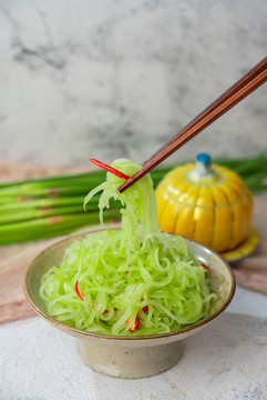 涼拌萵筍絲