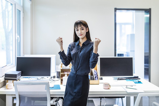 辦公室里的商務女性