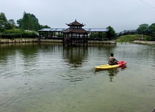 一棹輕舟落翠溟