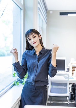 辦公室里的商務女性