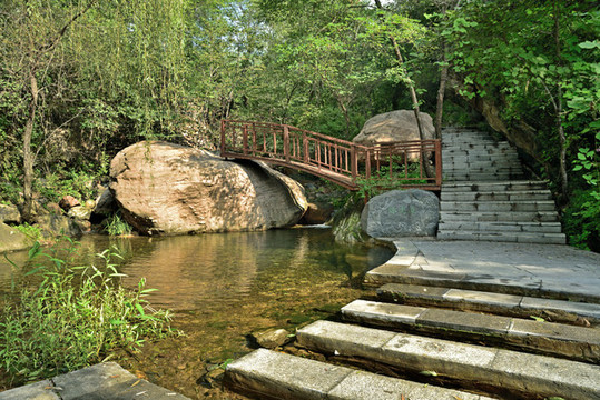 河北石家莊平山縣藤龍山風(fēng)景區(qū)