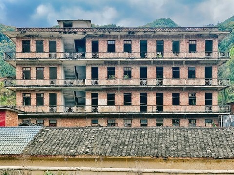 老舊煤礦工業(yè)廠區(qū)
