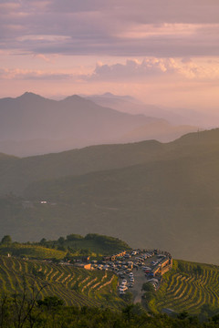 遠(yuǎn)山