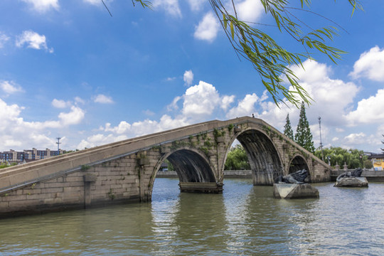 運(yùn)河長虹橋