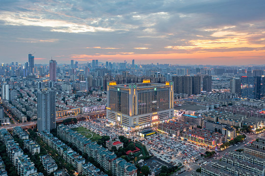 長(zhǎng)沙萬(wàn)家麗廣場(chǎng)夜景