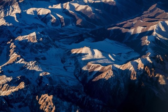 山頂雪山