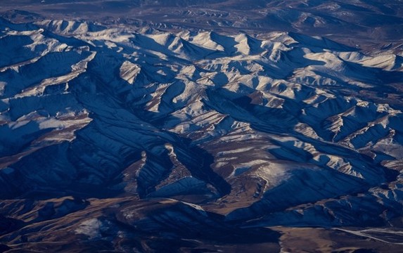 山頂雪山