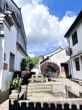 千年古村方家河頭村