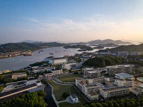 南海實(shí)驗(yàn)學(xué)?；菝駱蛐W(xué)校區(qū)