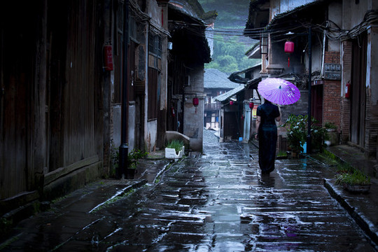 古鎮(zhèn)麗人