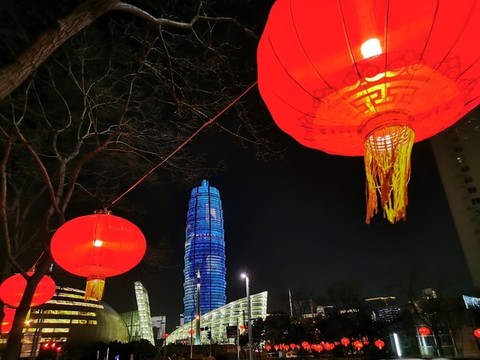春節(jié)燈籠與大玉米