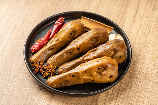 鹵鴨頭