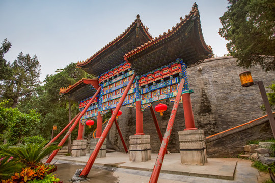 北海公園半月城城臺牌樓
