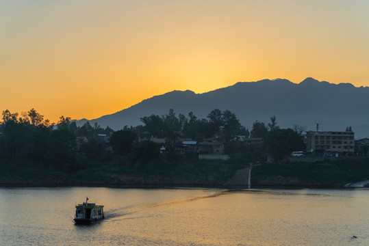 渠江風(fēng)光