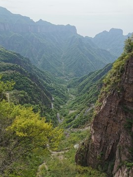 太行山里的八里溝
