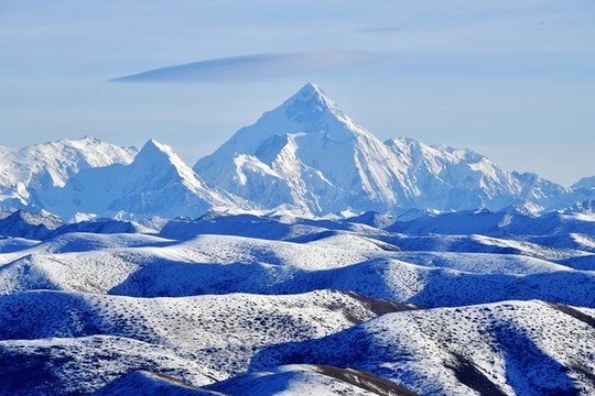 貢嘎山