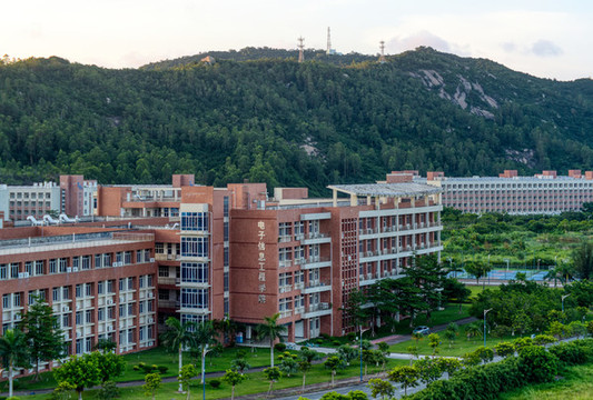珠?？萍紝W(xué)院校園風(fēng)光