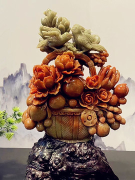 玉雕一籃花果