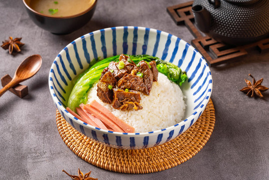 紅燒牛肉飯