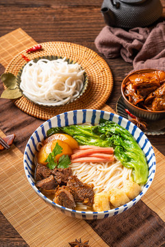 醬牛肉米線