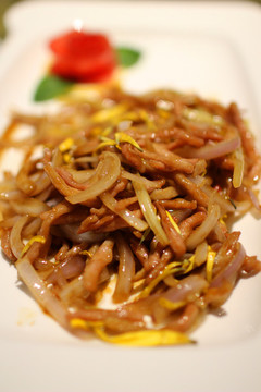 肉絲炒洋蔥