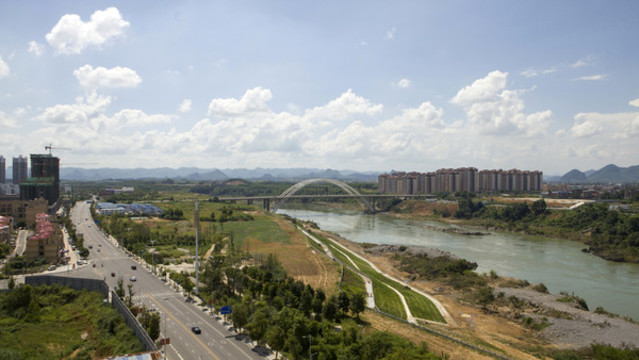 來賓四橋