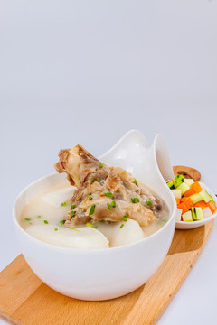 蘿卜骨頭湯