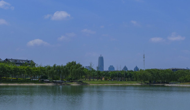 城市藍(lán)天白云