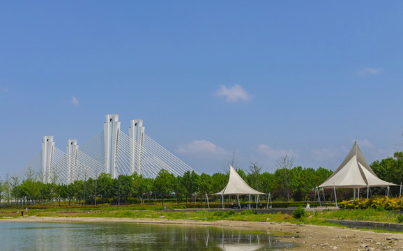 城市藍(lán)天白云