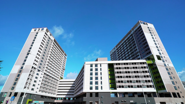 藍(lán)天白云深圳技術(shù)大學(xué)在建大樓