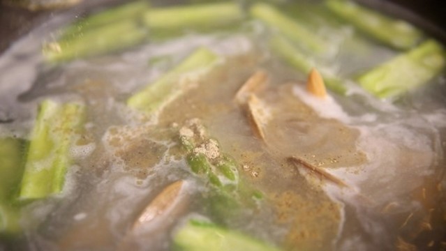 蛤蜊絲瓜湯坐月子