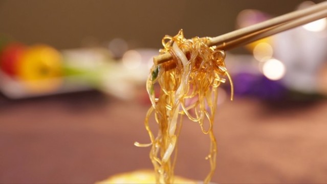 家常美食韭菜豆芽炒粉絲