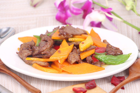 胡蘿卜炒牛肉