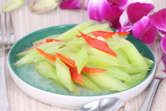 清炒西芹