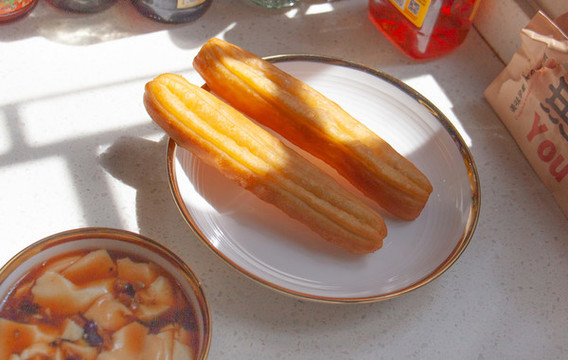 中國傳統(tǒng)美食早餐油條豆腐花