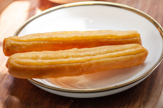 中國(guó)傳統(tǒng)美食油條