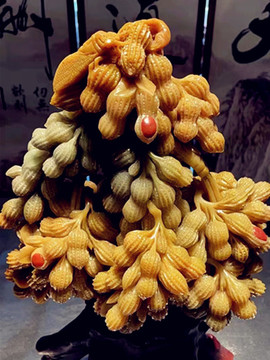 玉雕花生