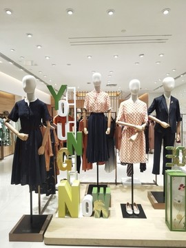 時(shí)尚女裝店鋪陳列設(shè)