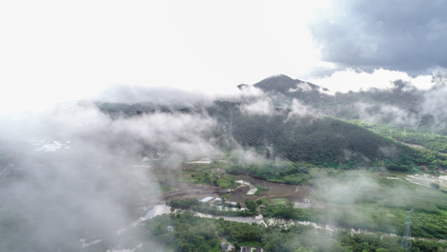 遠(yuǎn)山