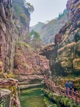 云臺(tái)山首龍巖