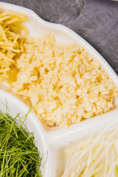 魚(yú)生配料