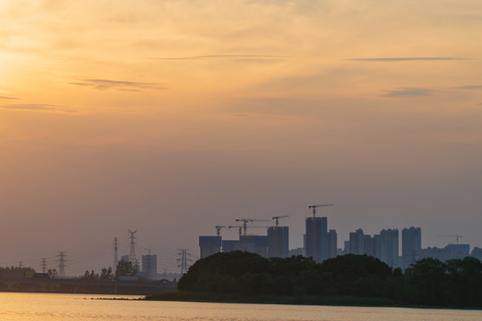 日落時(shí)分的武漢后官湖濕地公園