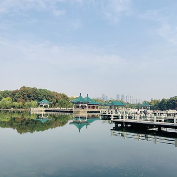 東湖