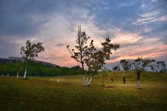 蒙自文瀾公園晚景