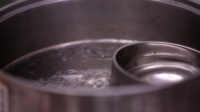 清洗水煮不銹鋼餐具